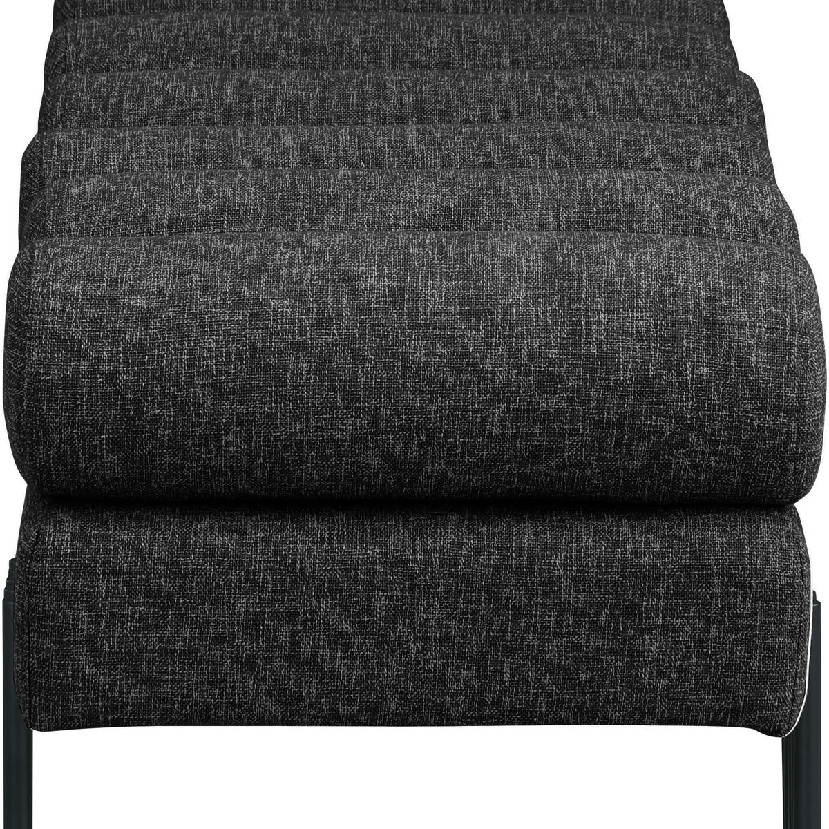 Akeela - Bench