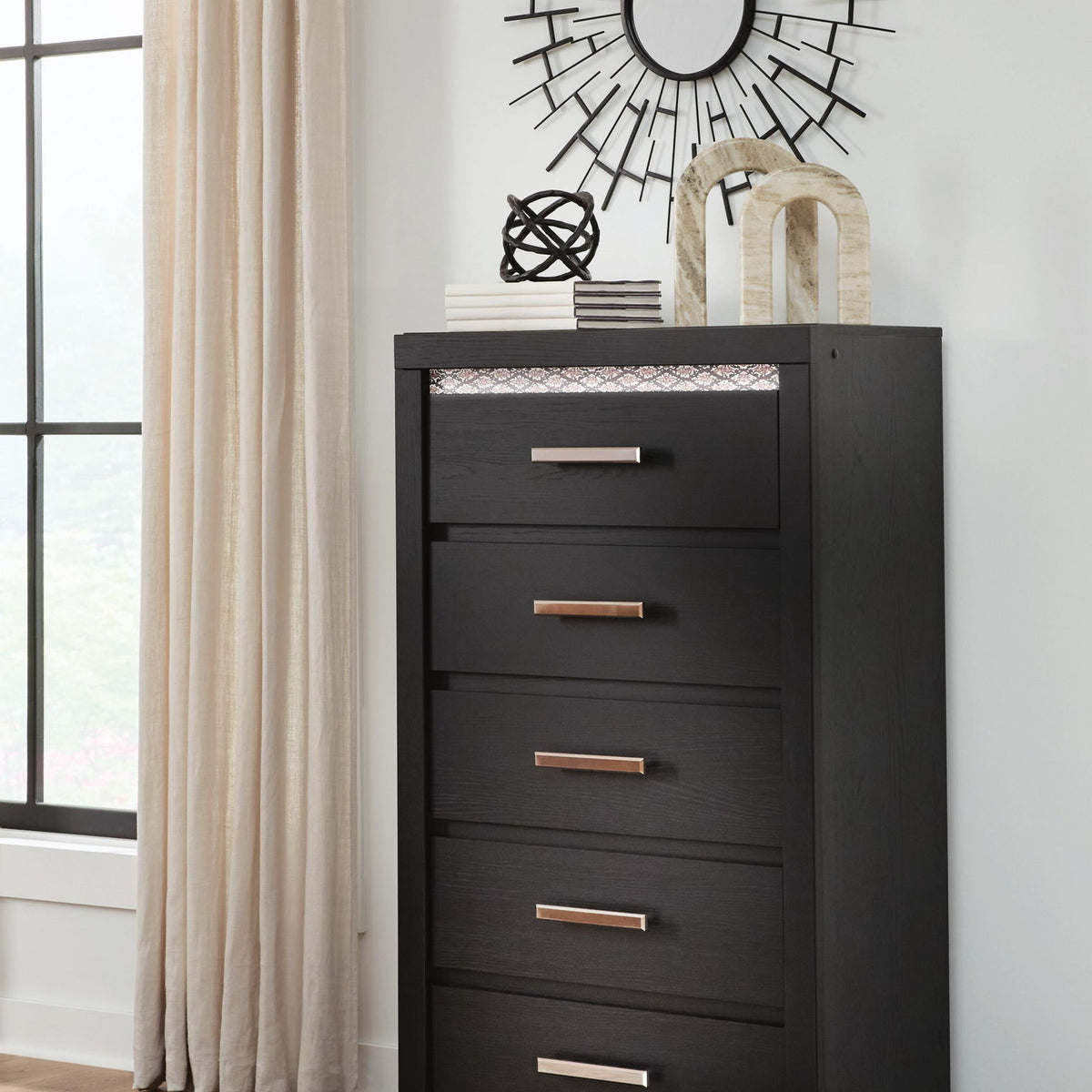 Shoralli - Five Drawer Chest - Black