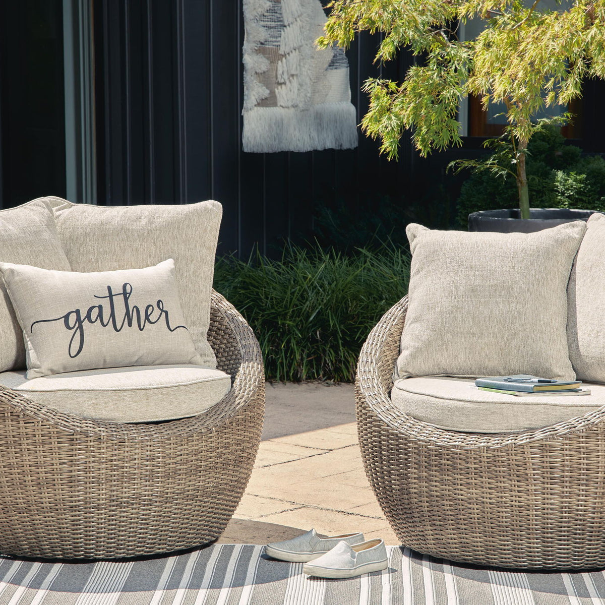 Danson - Swivel Lounge With Cushion
