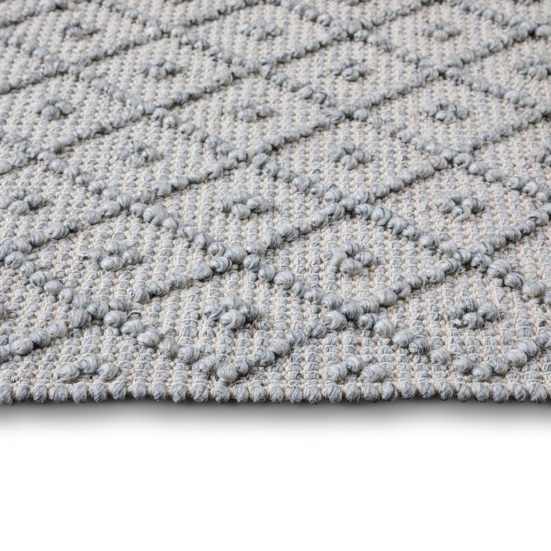 Millow - 8' X 10' Area Rug - Silver