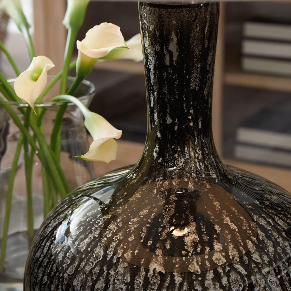 Tenslow - Antique Black - Glass Table Lamp