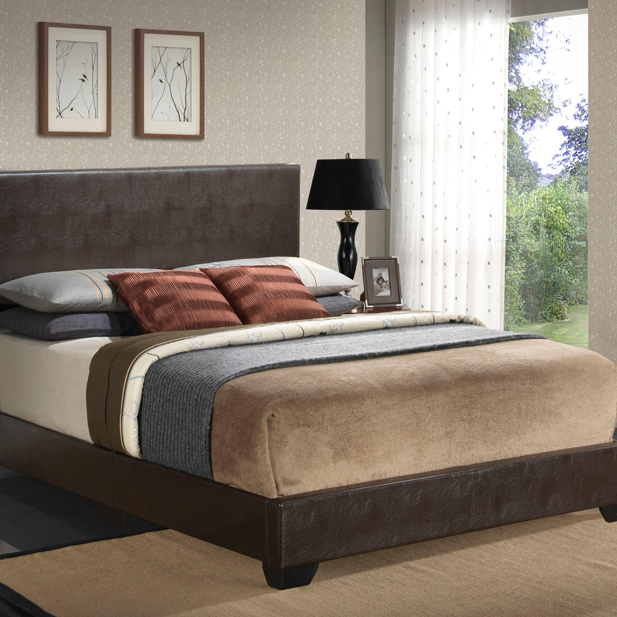Elegant Platform Bed For Relaxed Spaces