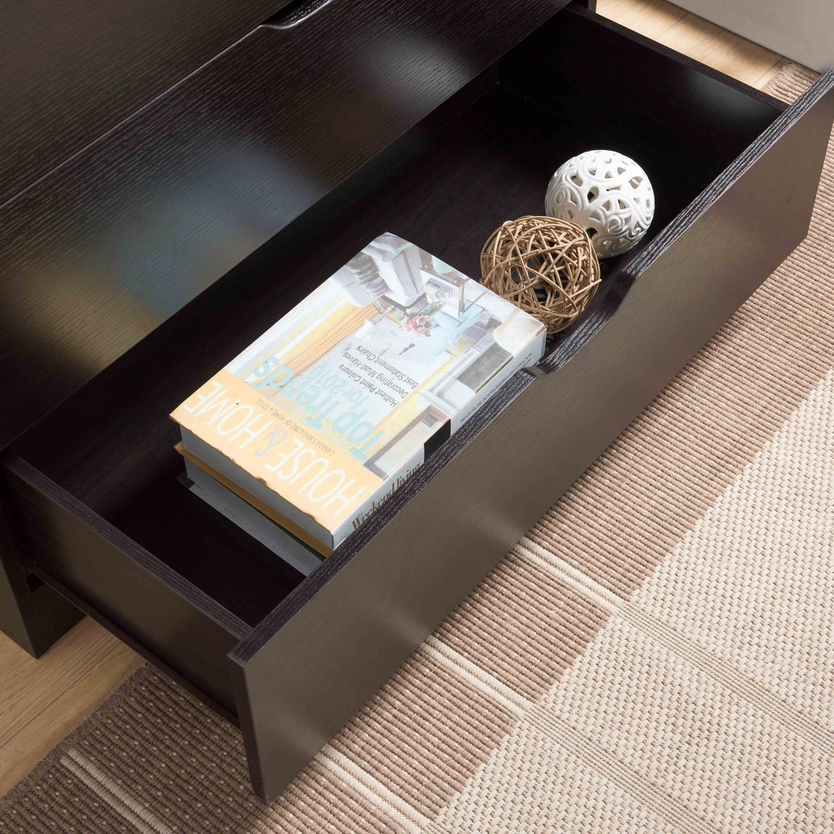 Modern Drawer Chest And Clothes Storage Cabinet With Metal Drawer Glides