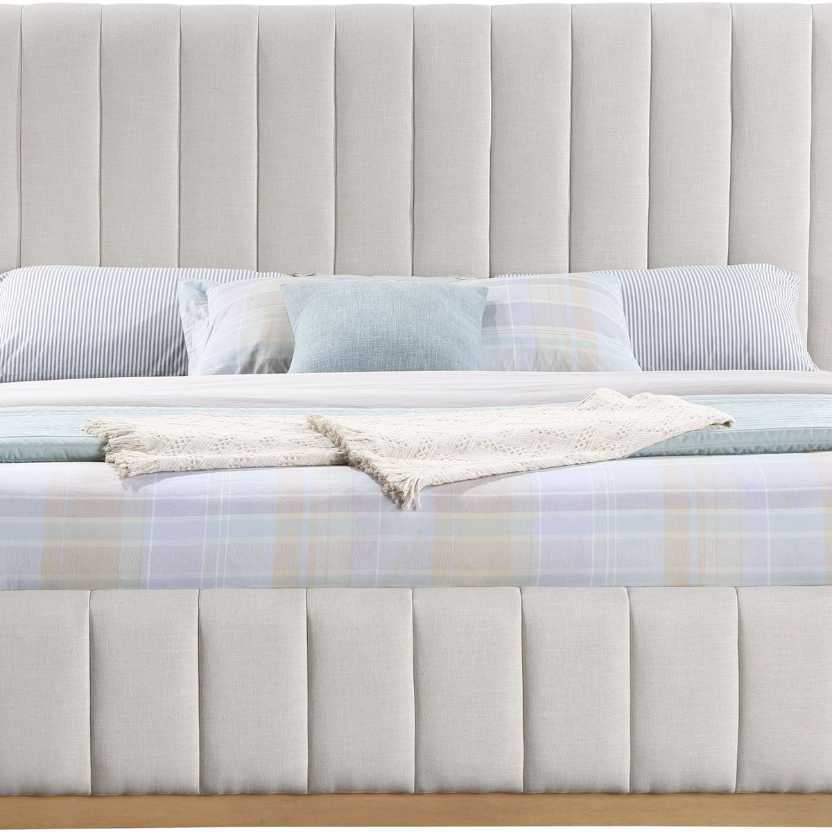 Lucia - Bed