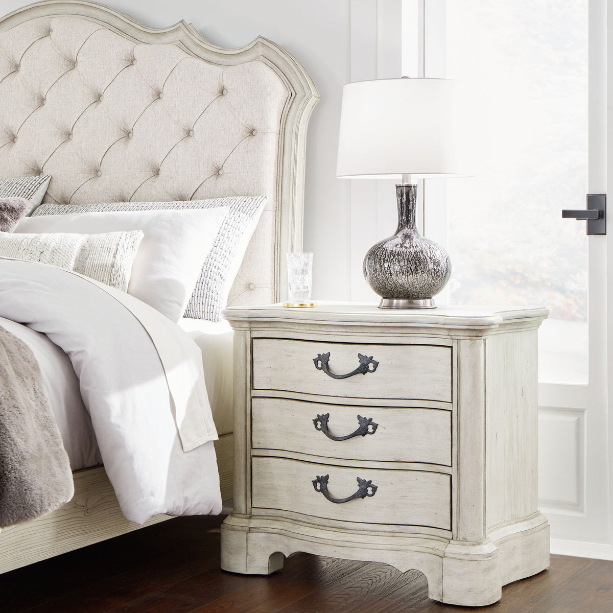 Arlendyne - Three Drawer Night Stand - Antique White
