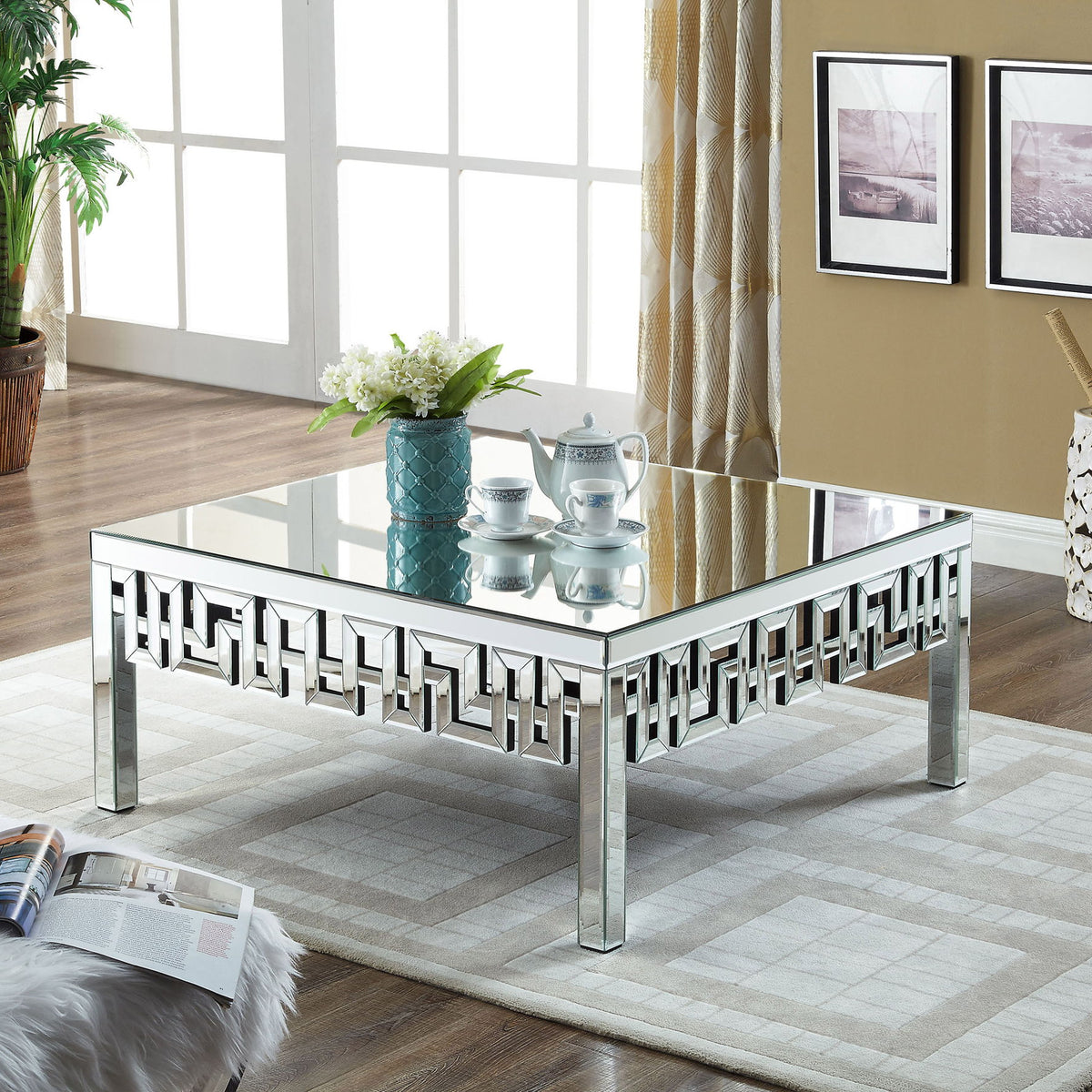 Aria - Table