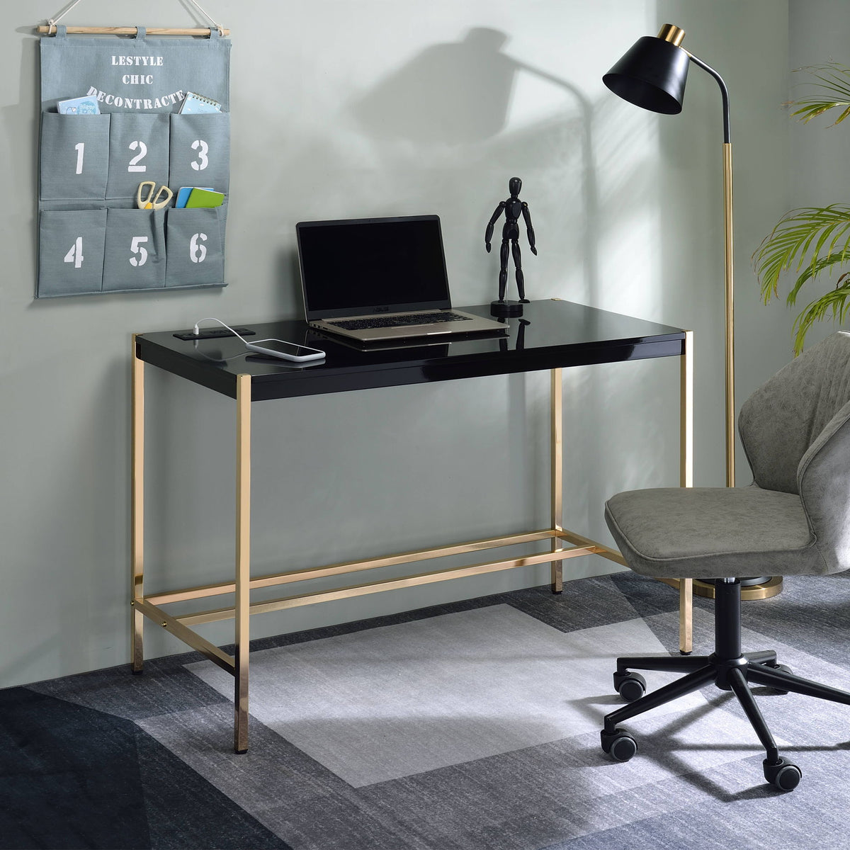 Midriaks - Writing Desk With USB