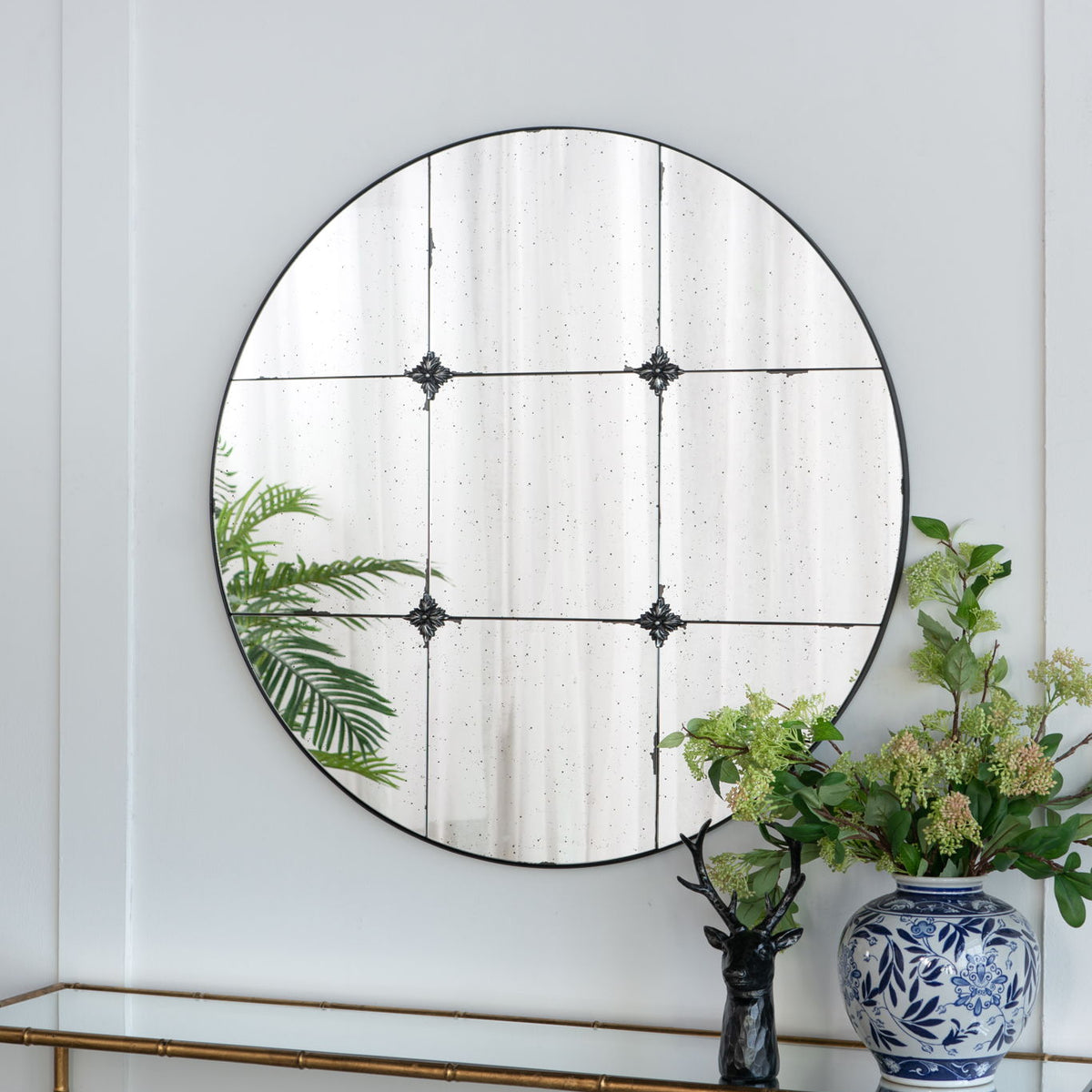 Traditional Decor Style Round Antique Glass Wall Mirror, Wall Decor For For Bathroom Entryway Console Lean Against Wall - Black