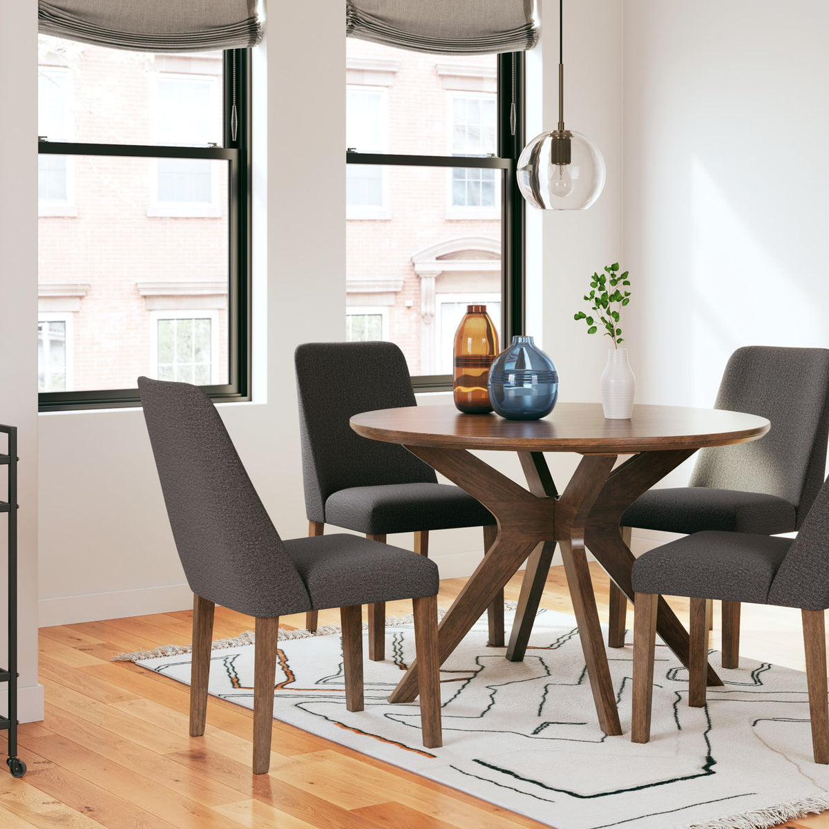 Lyncott - Dining Room Table Set