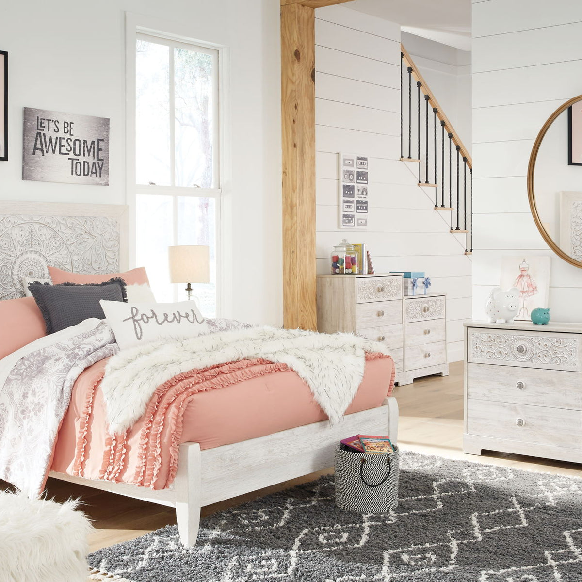 Paxberry - Six Drawer Dresser - Vinyl-Wrapped - Whitewash