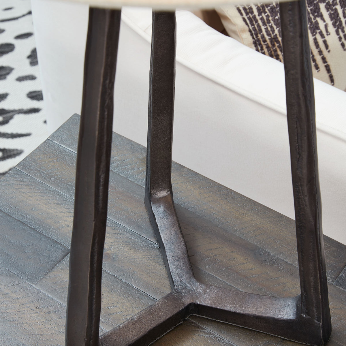 Ryandale - Table Lamp