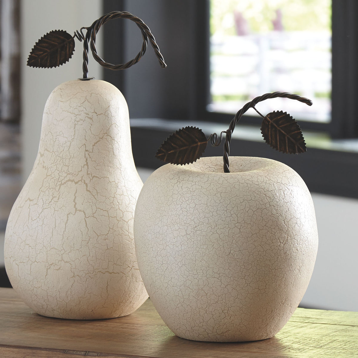 Bidelia - Antique White - Sculpture Set (Set of 2)