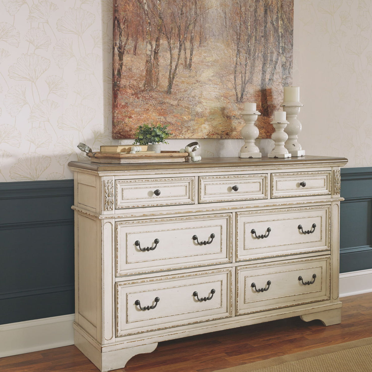 Realyn - Dresser, Mirror