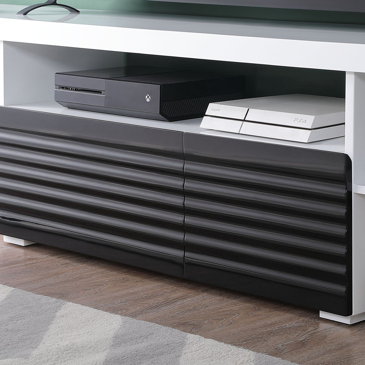 Buck II - High Gloss TV Stand - White / Black