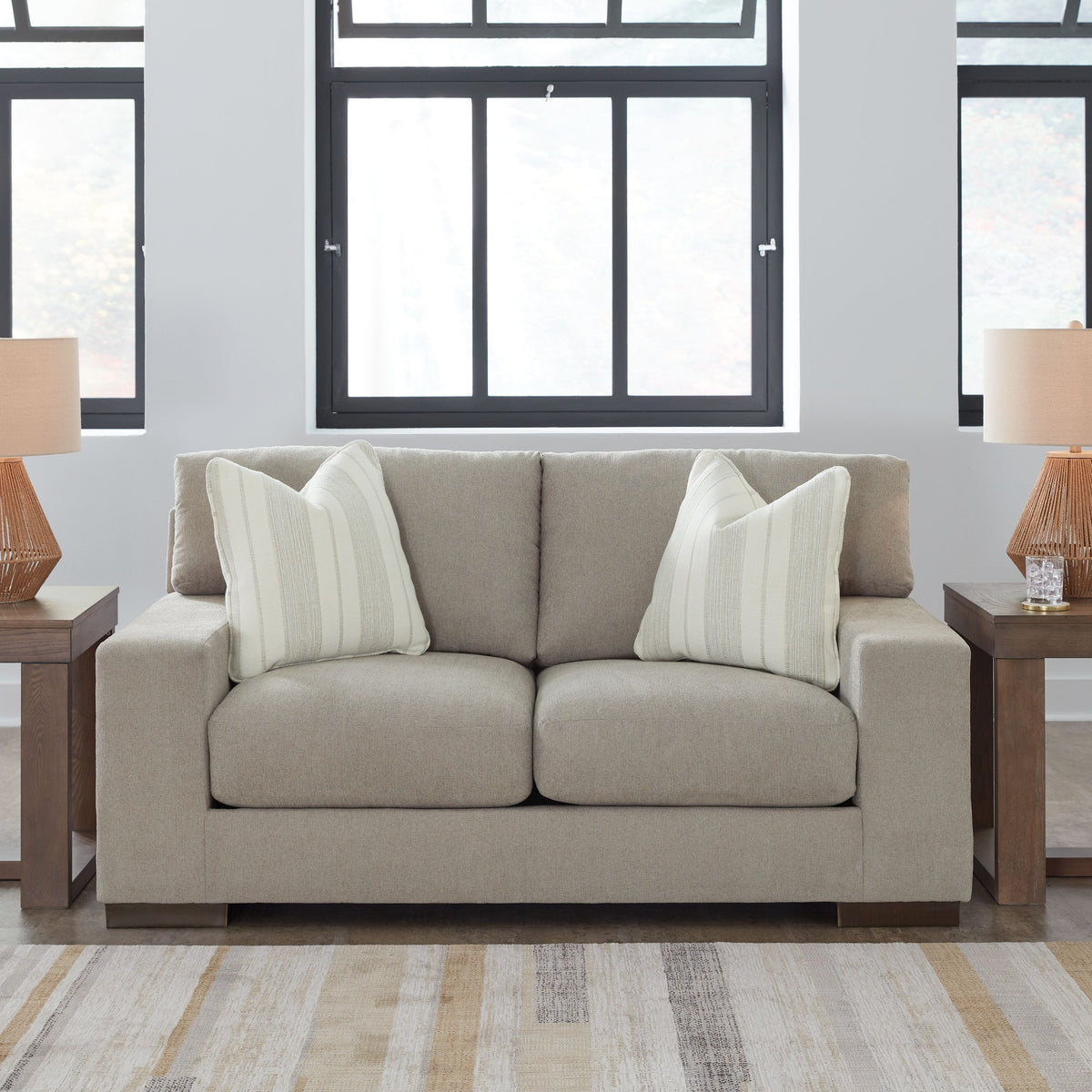 Maggie - Loveseat