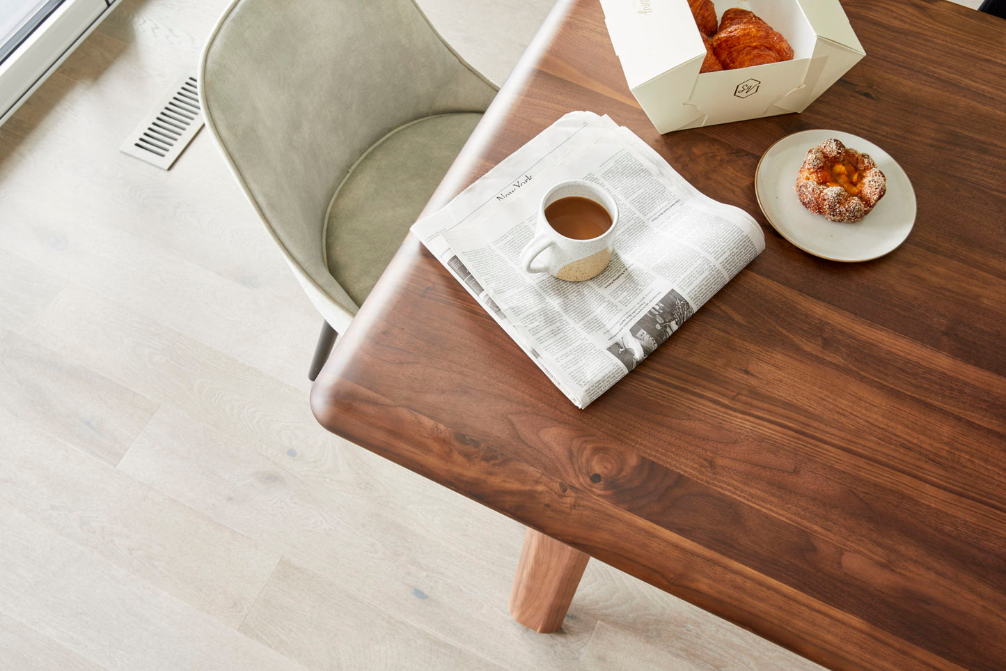 Malibu - Dining Table - Walnut