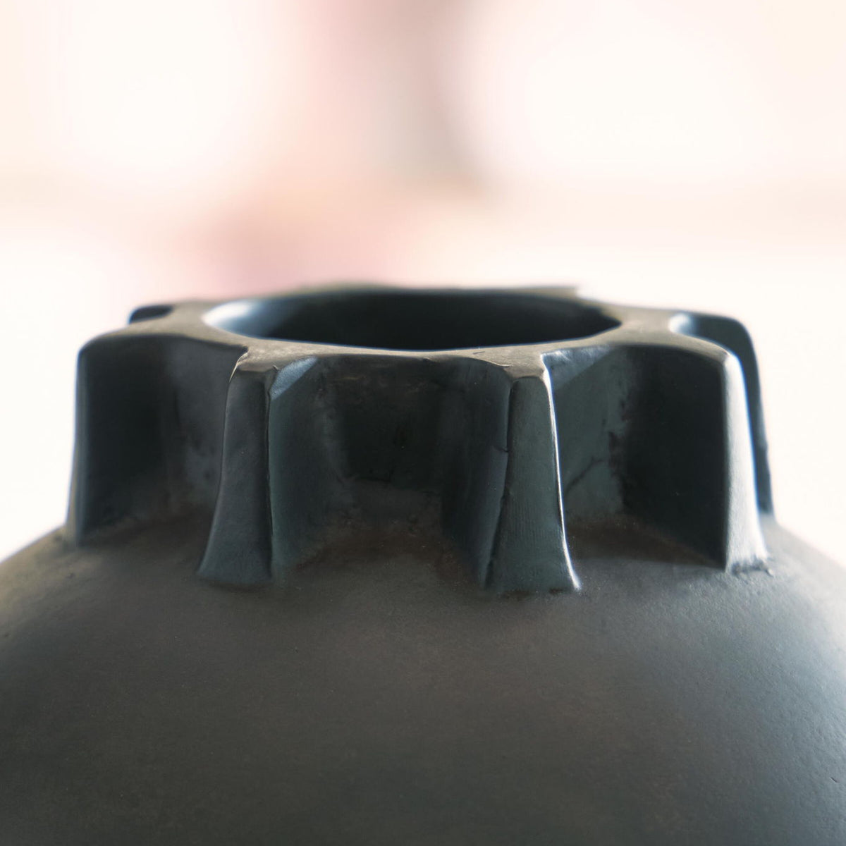 Kaslett - Vase - Antique Black