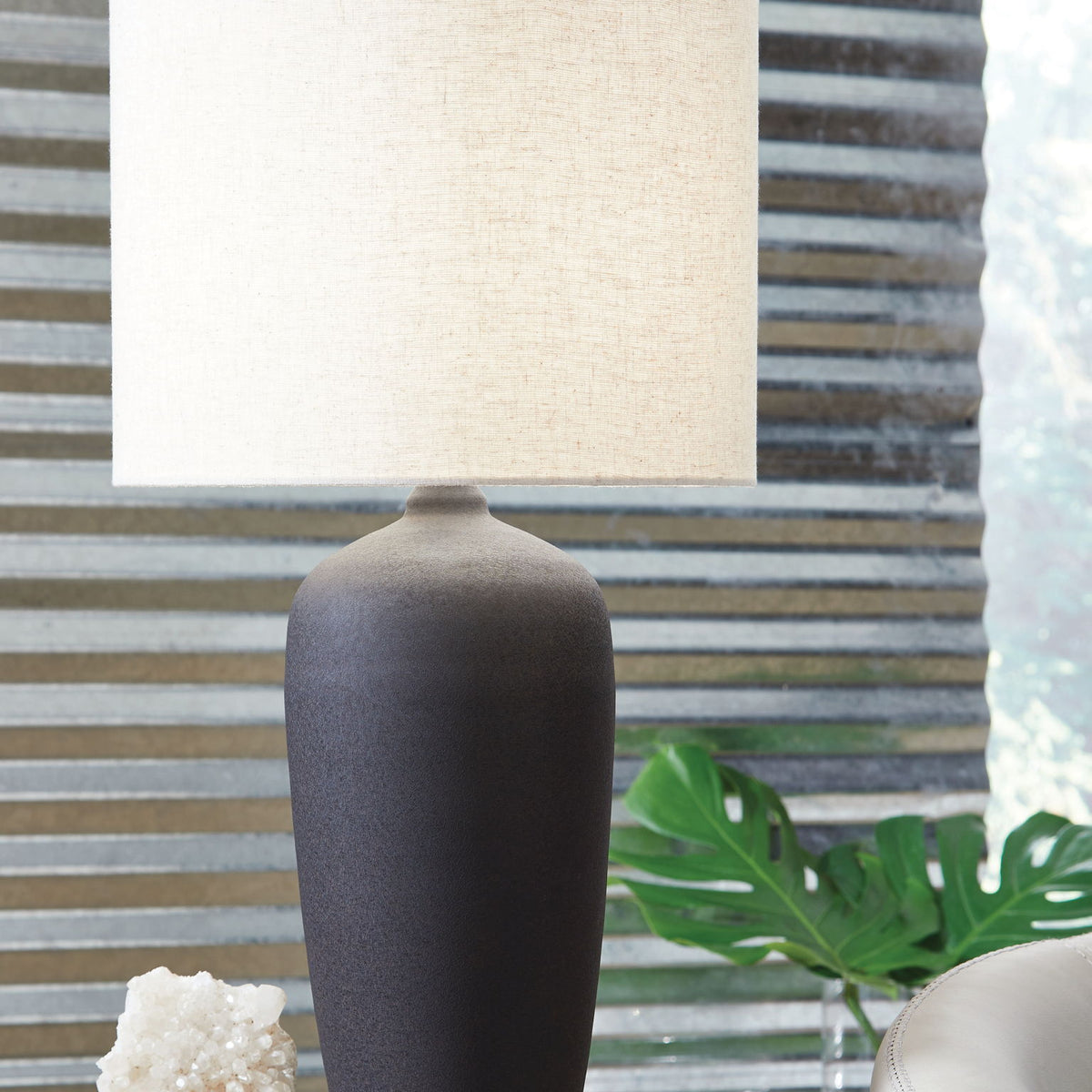Ryenburg - Metal Table Lamp - Black