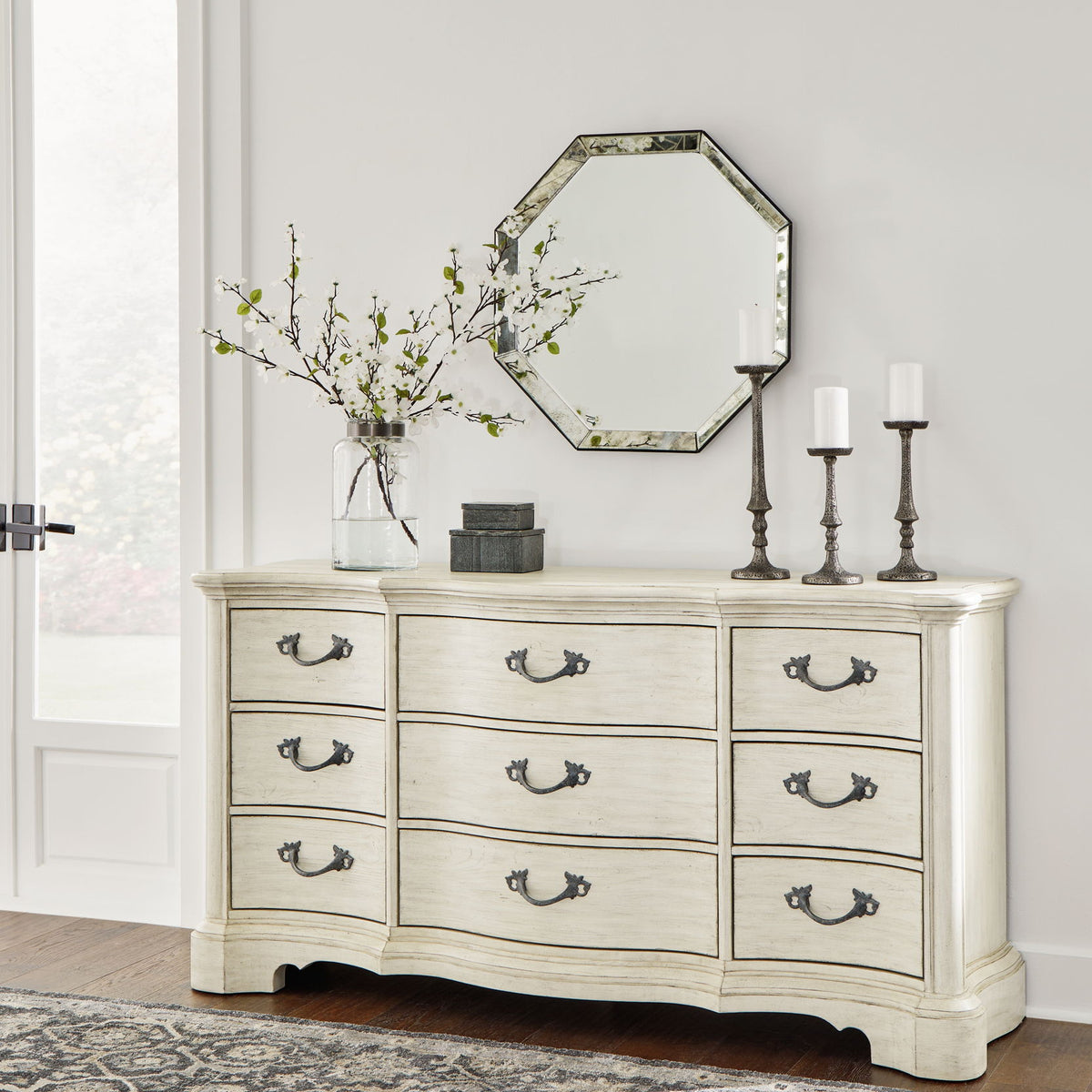 Arlendyne - Upholstered Bedroom Set