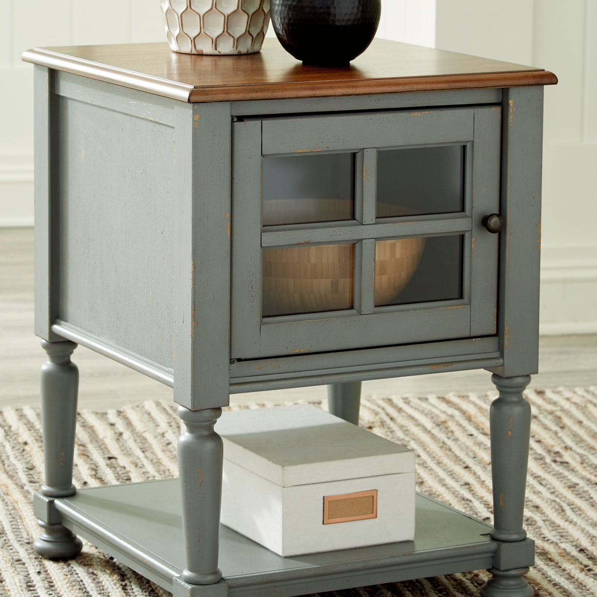 Mirimyn - Accent Cabinet