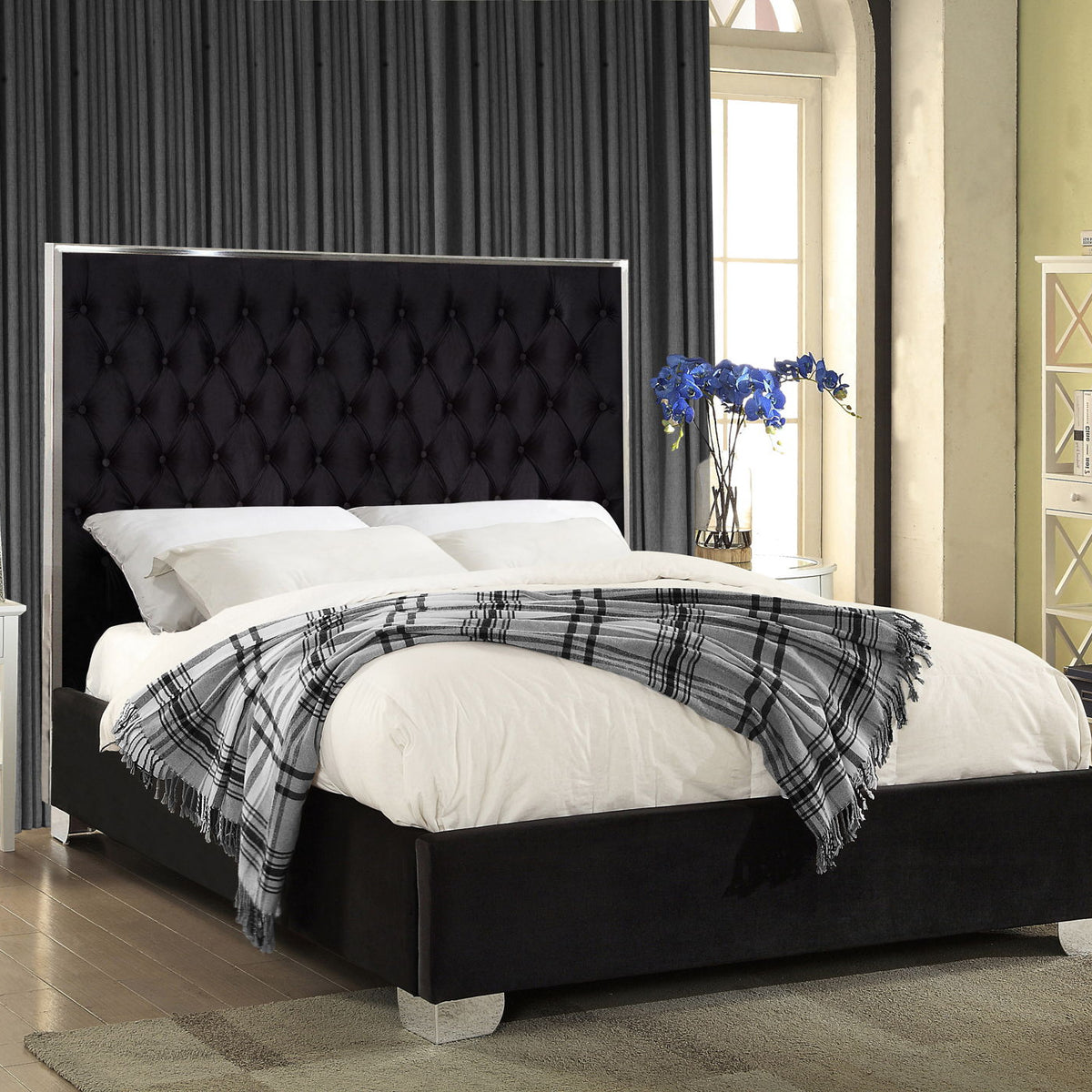 Lexi - Bed