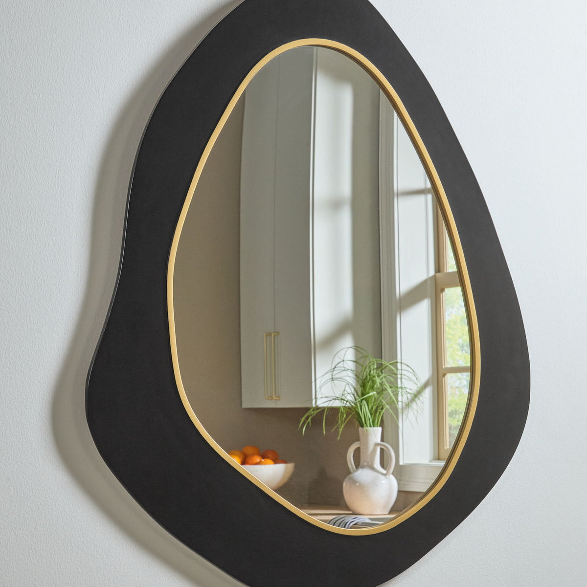 Kierlock - Accent Mirror - Black / Gold Finish