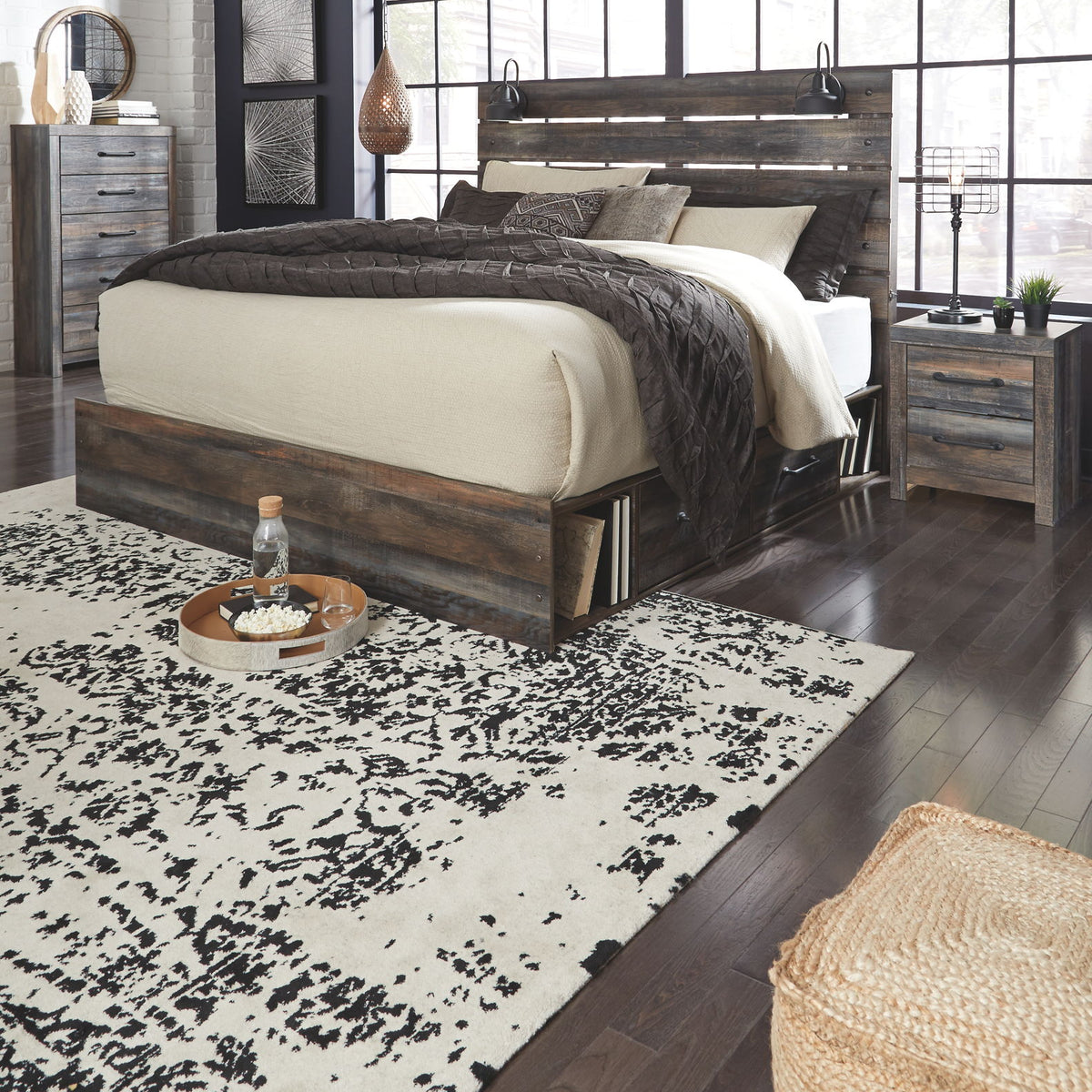 Drystan - Panel Bedroom Set