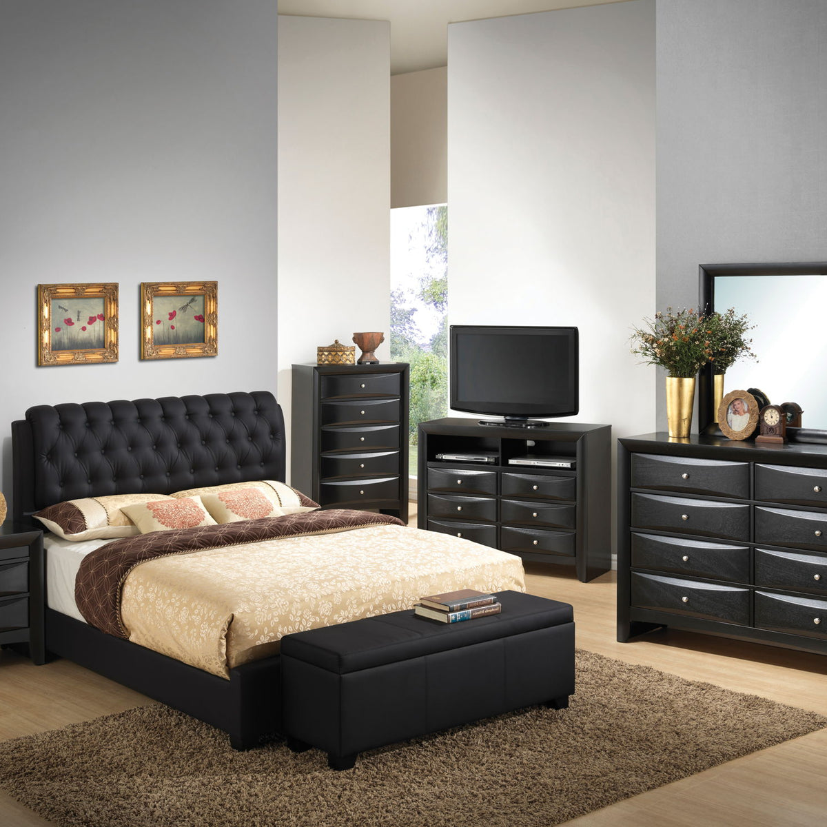 Marilla - Upholstered Bed