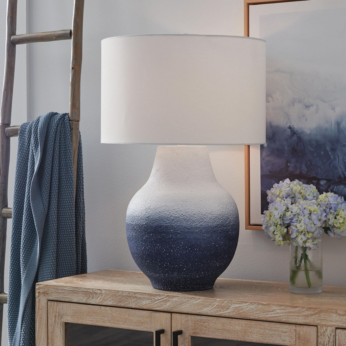 Dashland - Metal Table Lamp - White / Navy