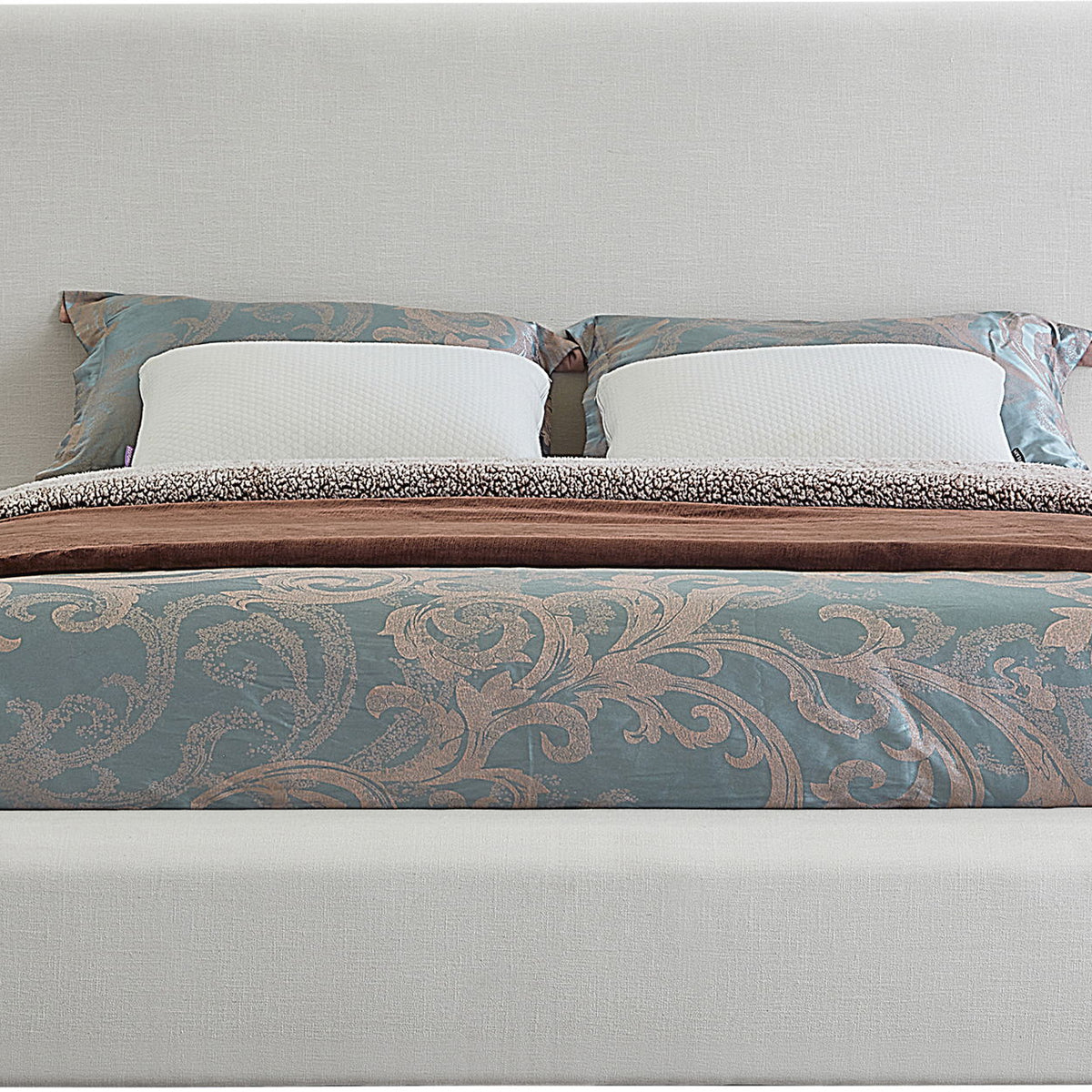 Devin - Bed