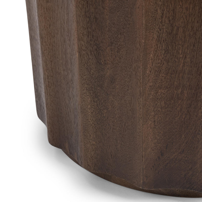 Baylee - Round Table