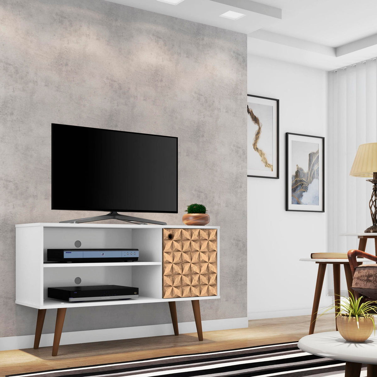 Manhattan Liberty - TV Stand With White Frame