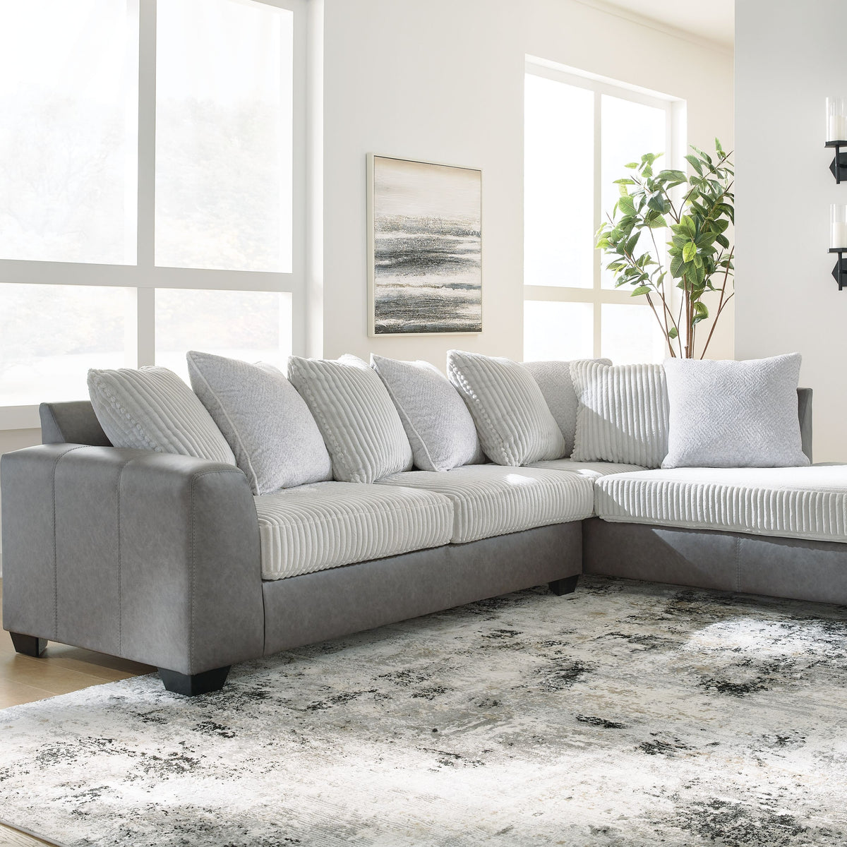Clairette Court - Sectional