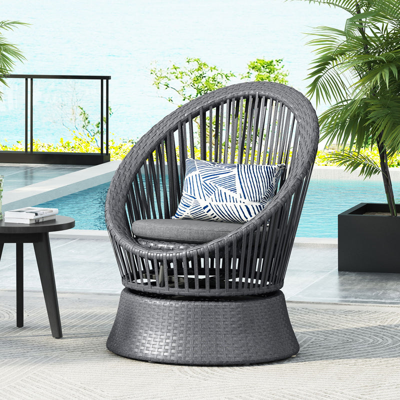 Modern Swivel Wicker Lounge Chair With Round Design