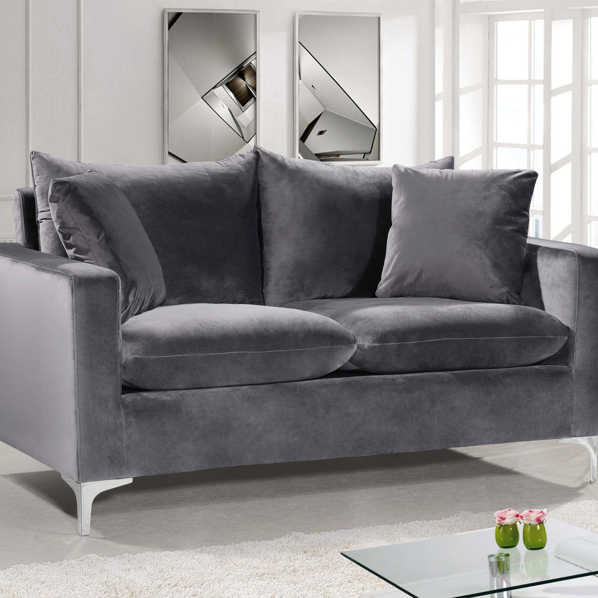 Naomi - Loveseat