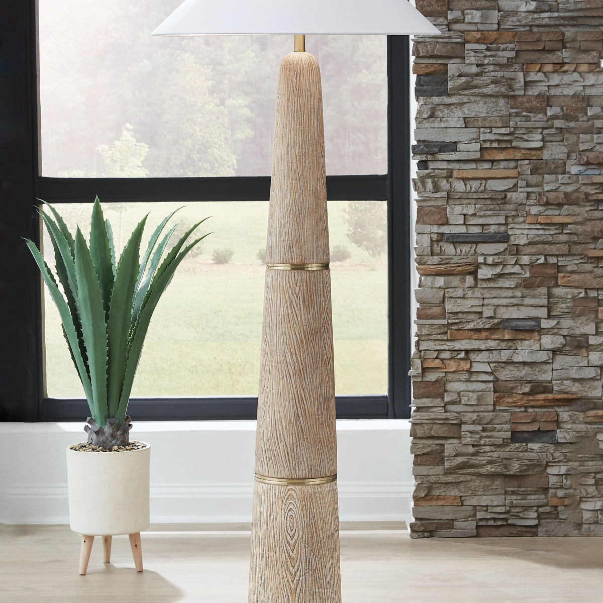 Gasparleigh - Poly Floor Lamp - Brown / Gold Finish