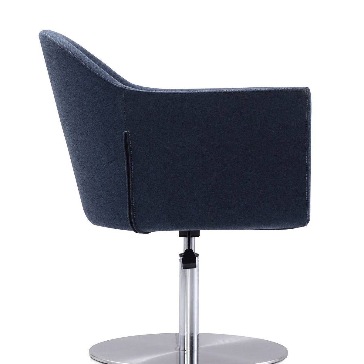 Manhattan Voyager - Swivel Lounge Chair