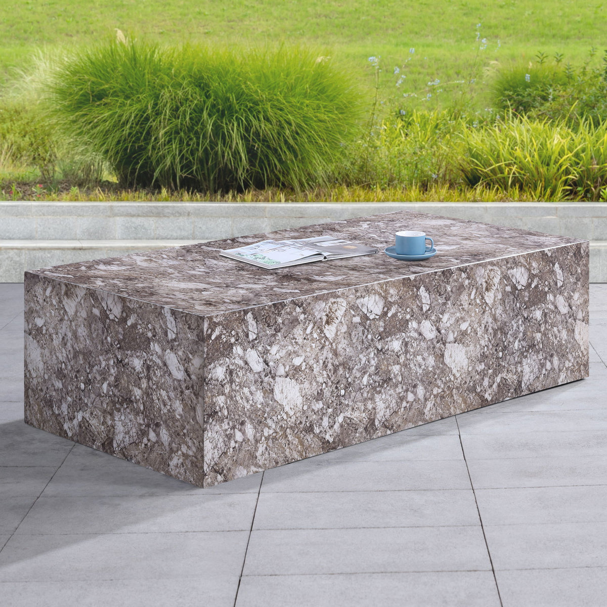 Piazza - Table