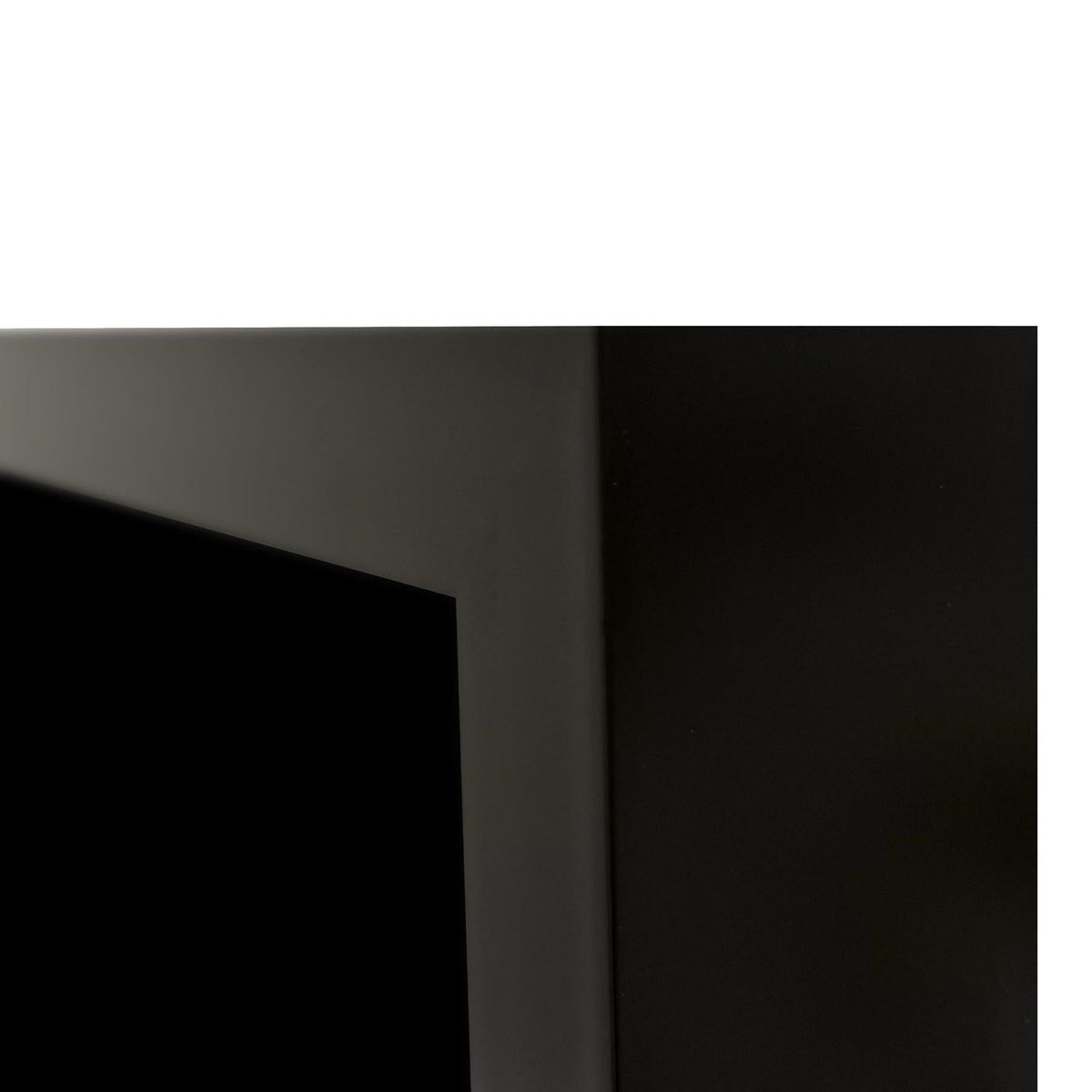 Black photography print corner with edge detail