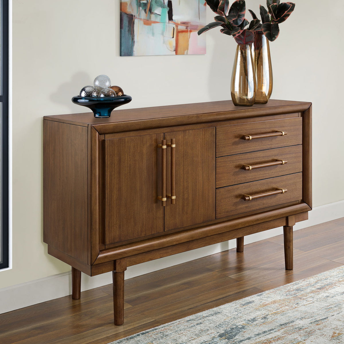 Lyncott - Dining Room Server - Brown