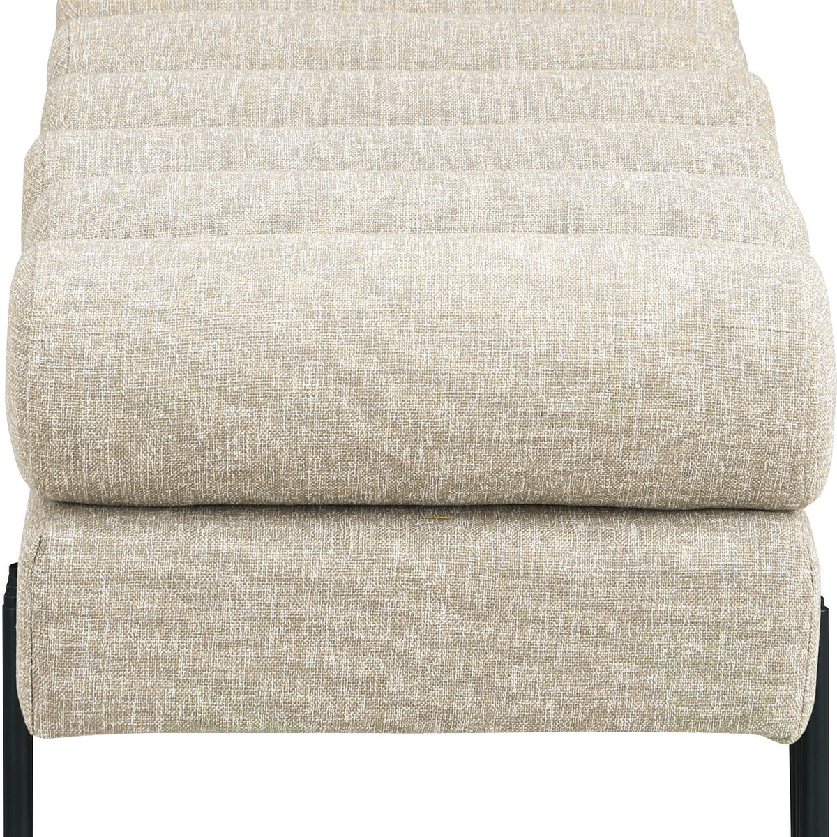 Akeela - Bench