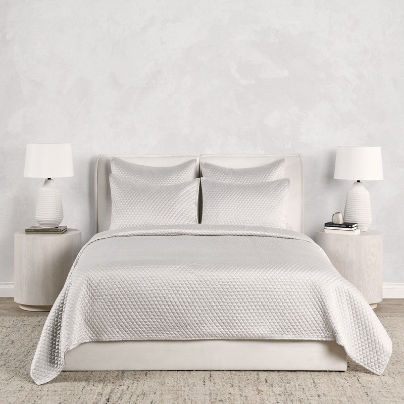 White diamond-quilt quilt set with comforter and pillow shams