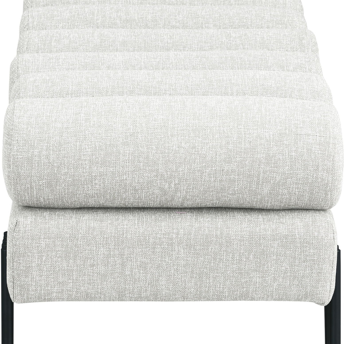 Akeela - Bench
