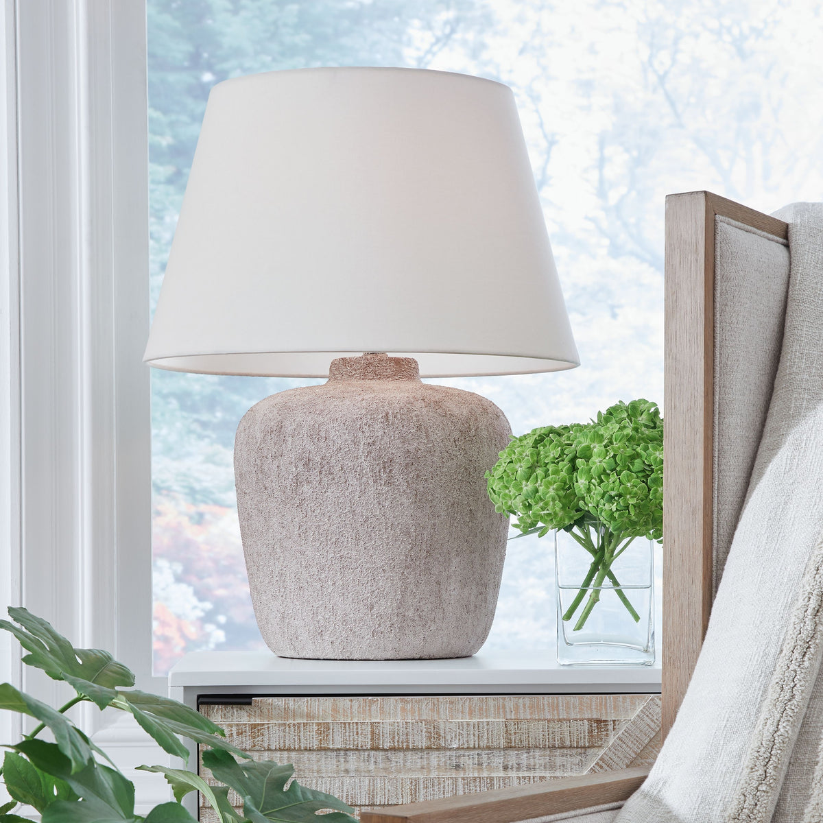 Danry - Distressed Cream - Metal Table Lamp