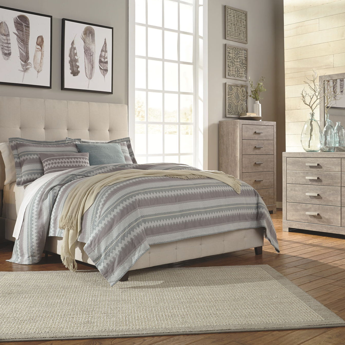 Culverbach - Five Drawer Chest - Gray