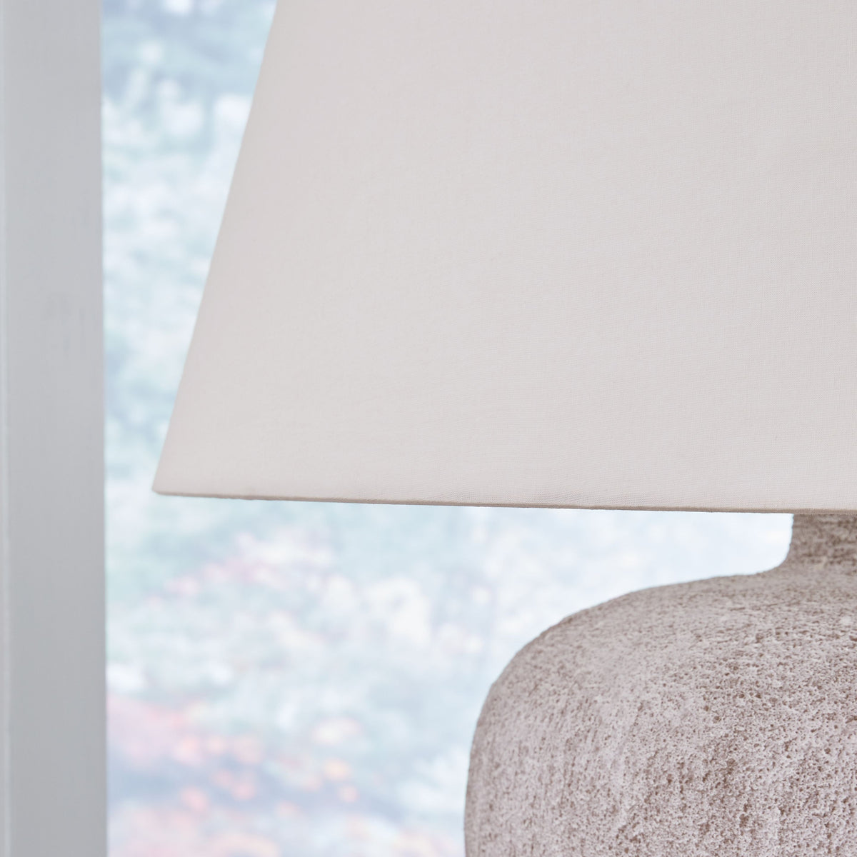 Danry - Distressed Cream - Metal Table Lamp