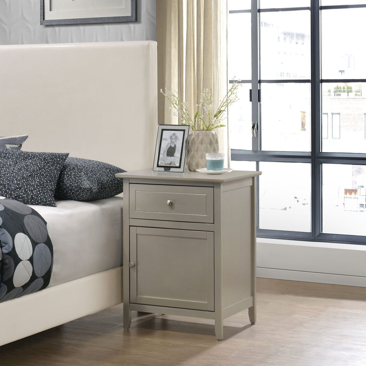Izzy - 1 Drawer /1 Door Nightstand