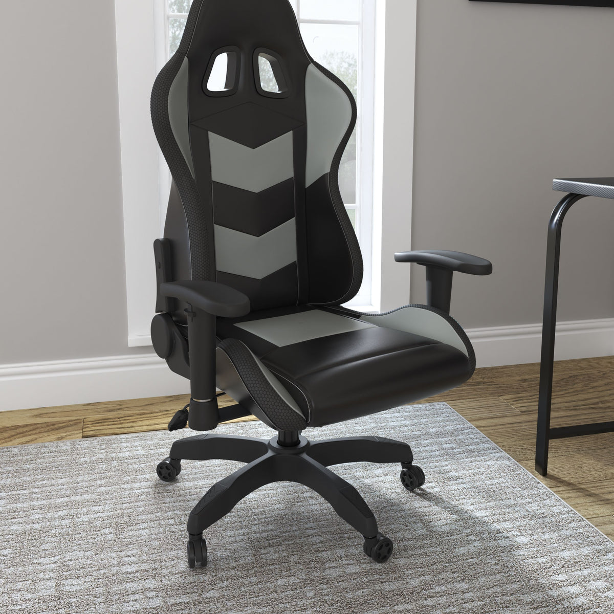 Lynxtyn - Swivel Chair