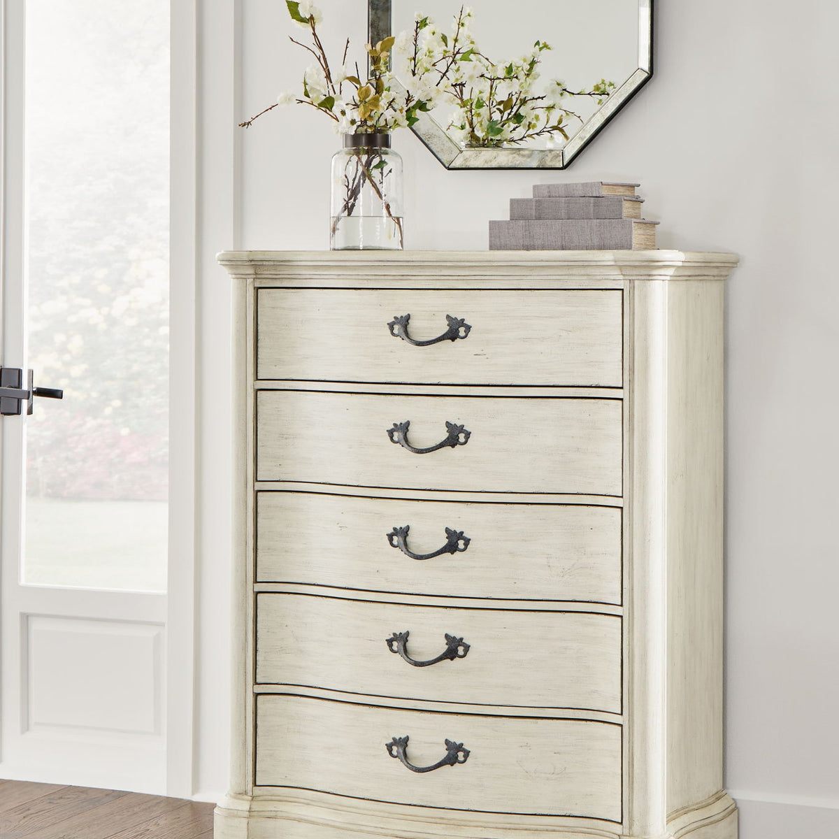 Arlendyne - Five Drawer Chest - Antique White