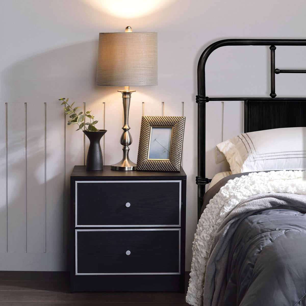 Jabir - Accent Table - Black / Silver